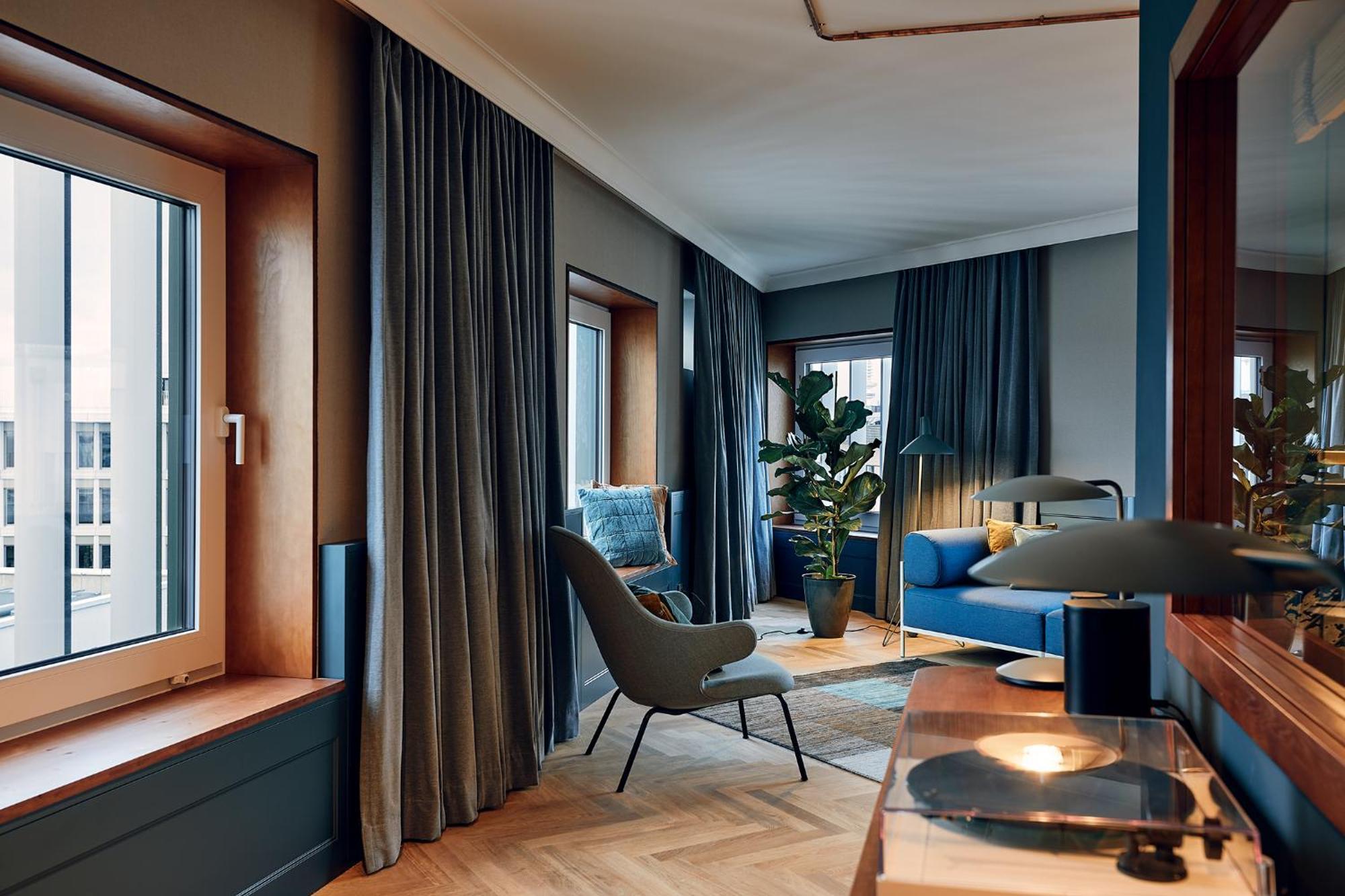 Deluxe Suite
